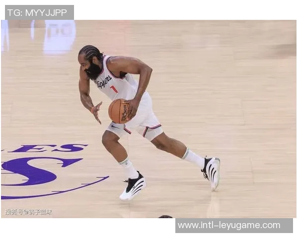 泰伦卢谈哈登使用频率高是为了弥补小卡缺阵的无奈之举 泰伦卢谈哈登使用频率高是为了弥补小卡缺阵的无奈之举