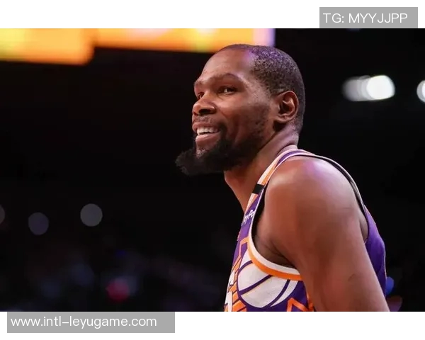 杜兰特首秀推迟至周四对爵士期待重返赛场 杜兰特首秀推迟至周四对爵士期待重返赛场