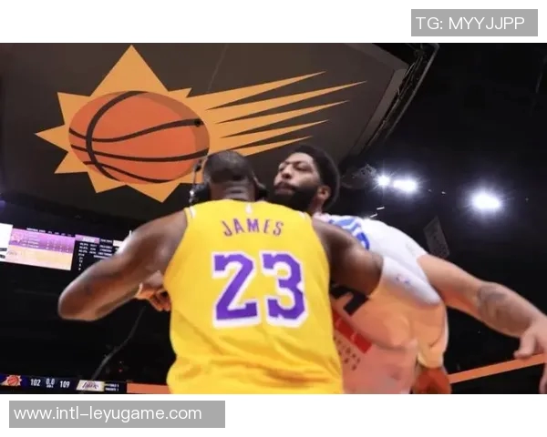 帕金斯对浓眉身材变化的看法:树立榜样保持良好体型的重要性 帕金斯对浓眉身材变化的看法:树立榜样保持良好体型的重要性