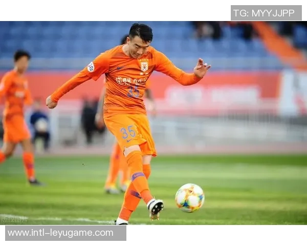 乌尔比希禁区外手球争议德足协解释手臂自然状态未出牌原因