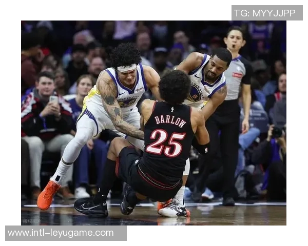 76人勇士对决裁判争议分析梅尔顿走步判罚与马克西漏判三秒防守 76人勇士对决裁判争议分析梅尔顿走步判罚与马克西漏判三秒防守